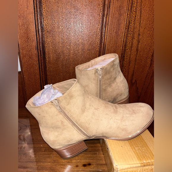Brand New Lane Bryant Taupe Suede Ankle Boot (Brand New) - Picture 13 of 16